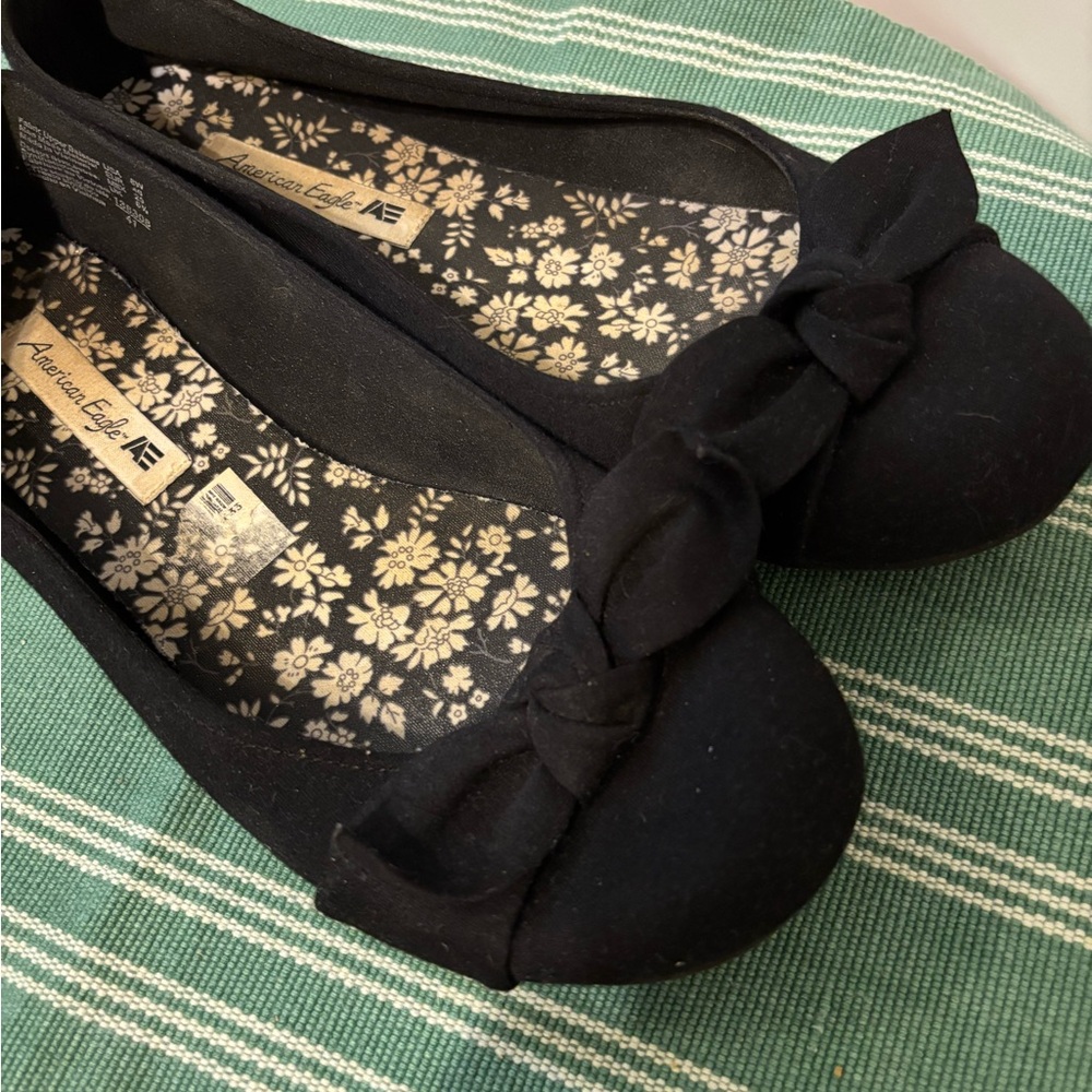 American Eagle Outfitters Black Flats with Bow Detail